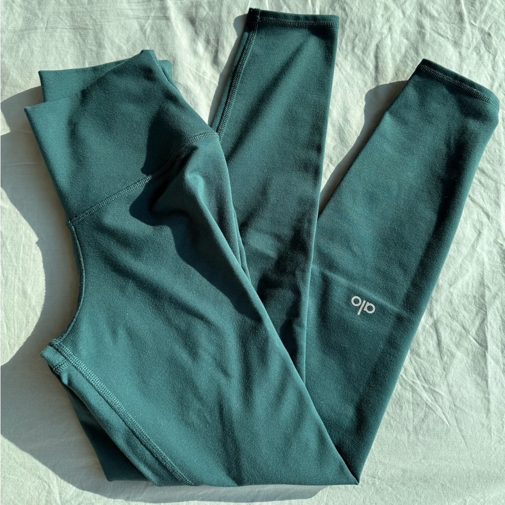 ALO Yoga midnight green airbrush leggings